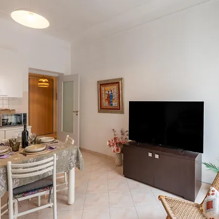 Guesthost - Bright In Center San Remo