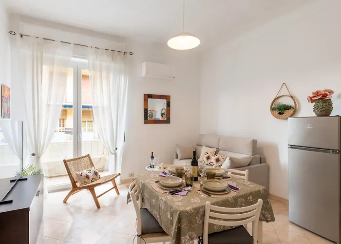 Guesthost - Bright In Center Apartamento *