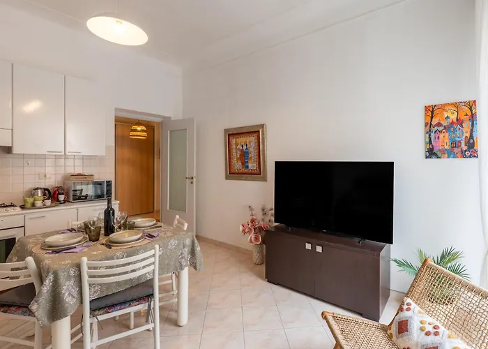 Guesthost - Bright In Center San Remo