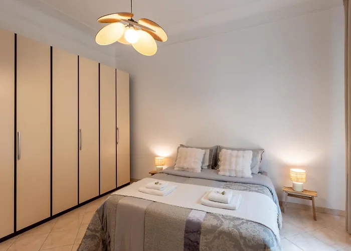 Guesthost - Bright In Center Apartamento San Remo