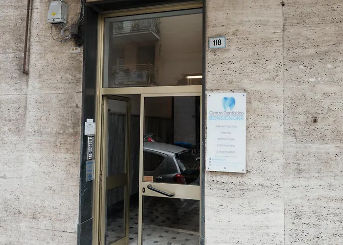 Guesthost - Bright In Center *